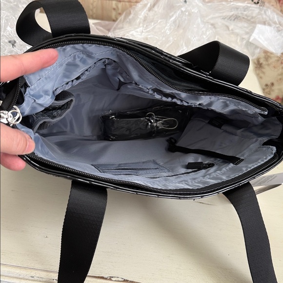 IHKWIP Quilted Carry Your Confidence Anti-Theft Tote Patent Black NWT - Picture 7 of 15